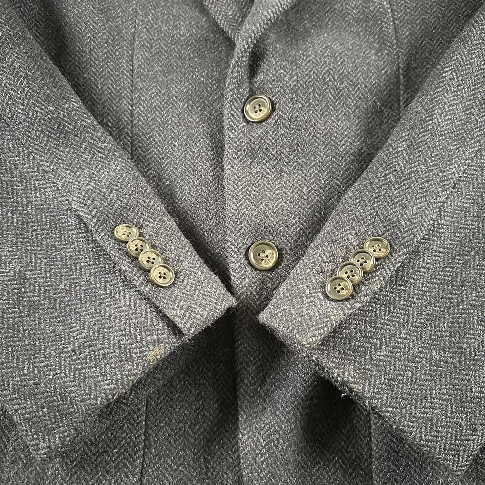 Banana Republic chest 42 banana